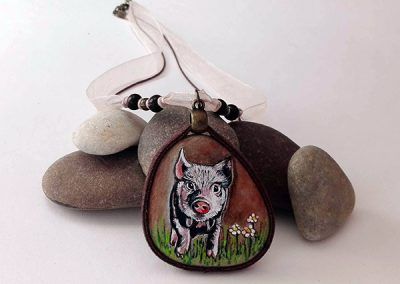 piedra pintada cerdito