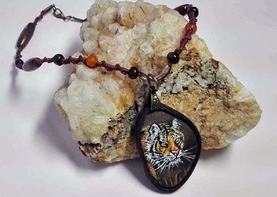 Piedra pintada tigre
