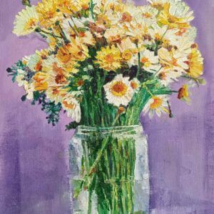 Bodegón de tarro de vidrio con margaritas amarillas y blancas, pintura original al óleo sobre lienzo 23x30 cm
