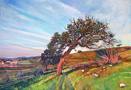 Camino a la sierra, acrílico y óleo sobre lienzo en 3D de 70x100 cm. Paisaje de la campiña cordobesa. Encina curvada en el centro de la composición sobre una ladera verde y rojiza en cuesta que sube a la sierra. Cielo con nubes suaves y estiradas.