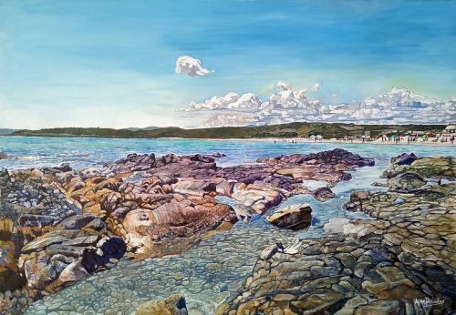 Ciudades en el mar, acrílico y óleo sobre lienzo de lino en bastidor de madera de 81x116 cm. Rocas bajas en el mar de una zona de playa de Olbia, Cerdeña. En el horizonte, playa con personas y montañas bajas con vegetación. Día despejado con algunas nubes.