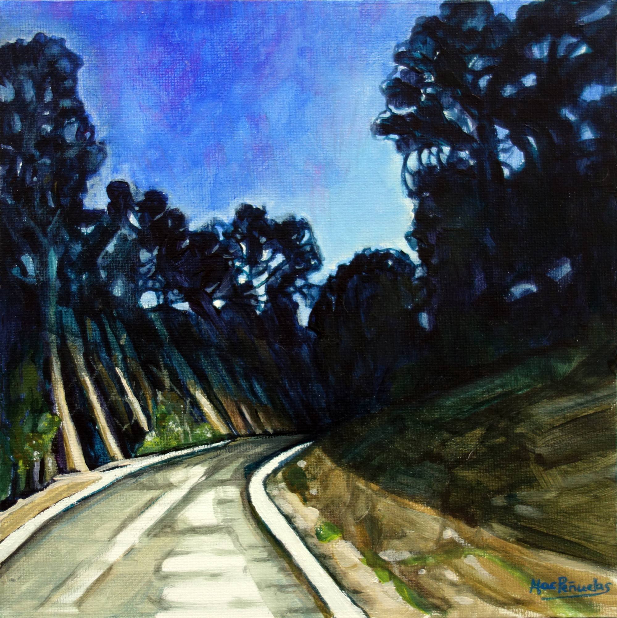 Conduciendo en la noche, acrílico sobre lienzo de algodón fijado sobre cartón de 20x20 cm. Curva de carretera de montaña iluminada por los faros del coche. Arboleda oscura alrededor. Cielo azul ultramar más claro en lo alto.
